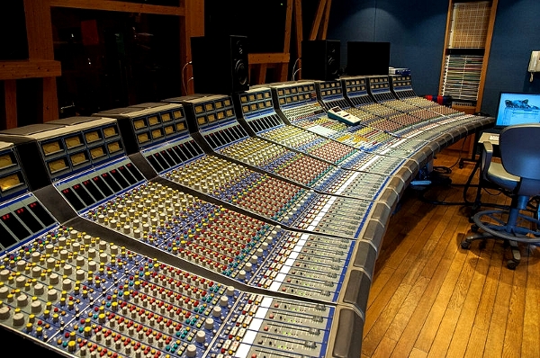 Photo of studio mixing console as shown on the Reeves Motal Piano and Synthesizer Music Website